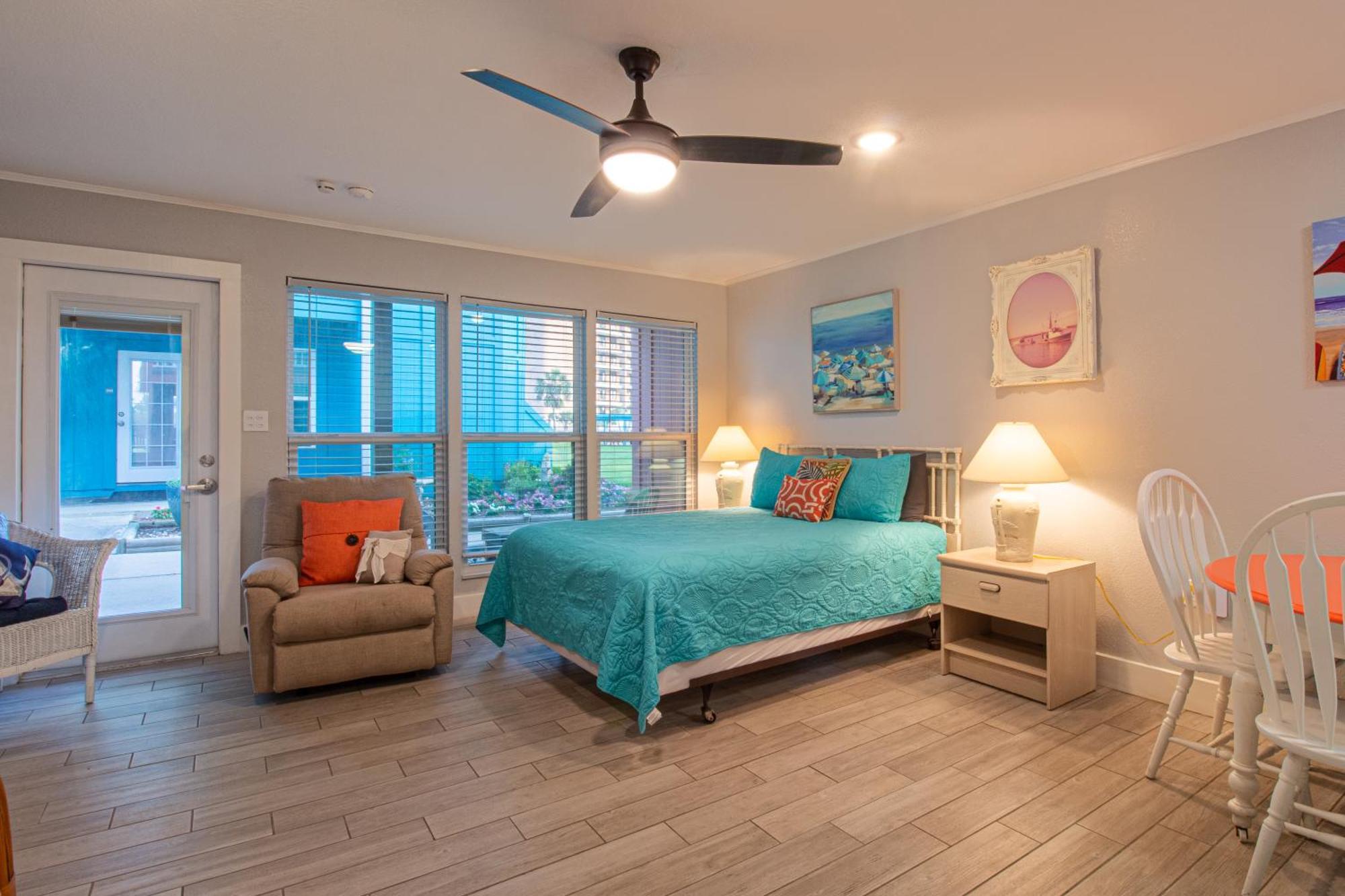 Executive Keys Condominiums On The Beach Порт Арансас Екстериор снимка